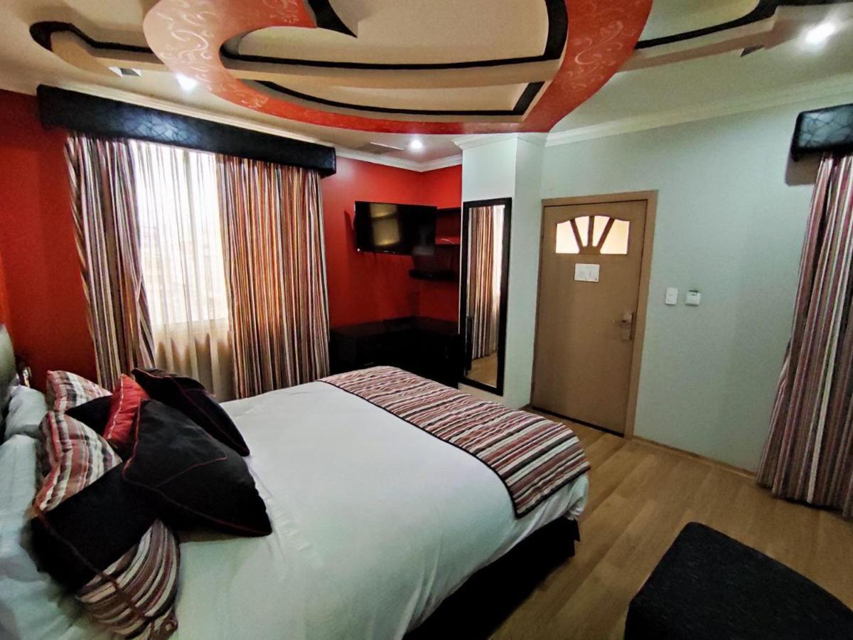 Hotel Mary Carmen 安巴托 外观 照片
