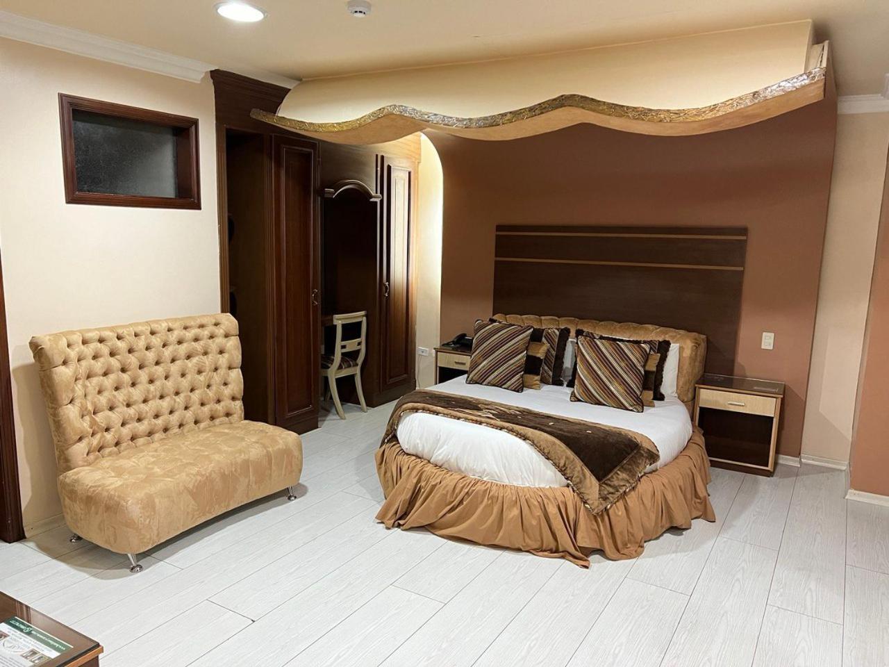 Hotel Mary Carmen 安巴托 外观 照片