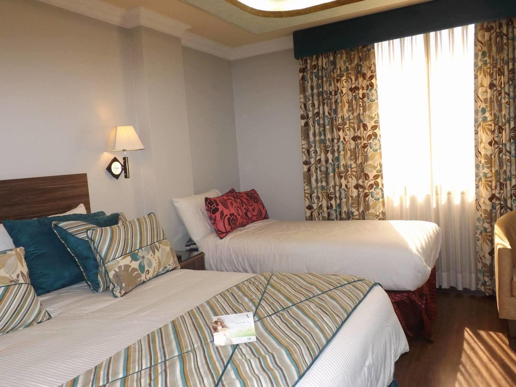 Hotel Mary Carmen 安巴托 外观 照片